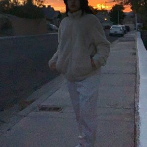 Meet your Posher, Alexandra